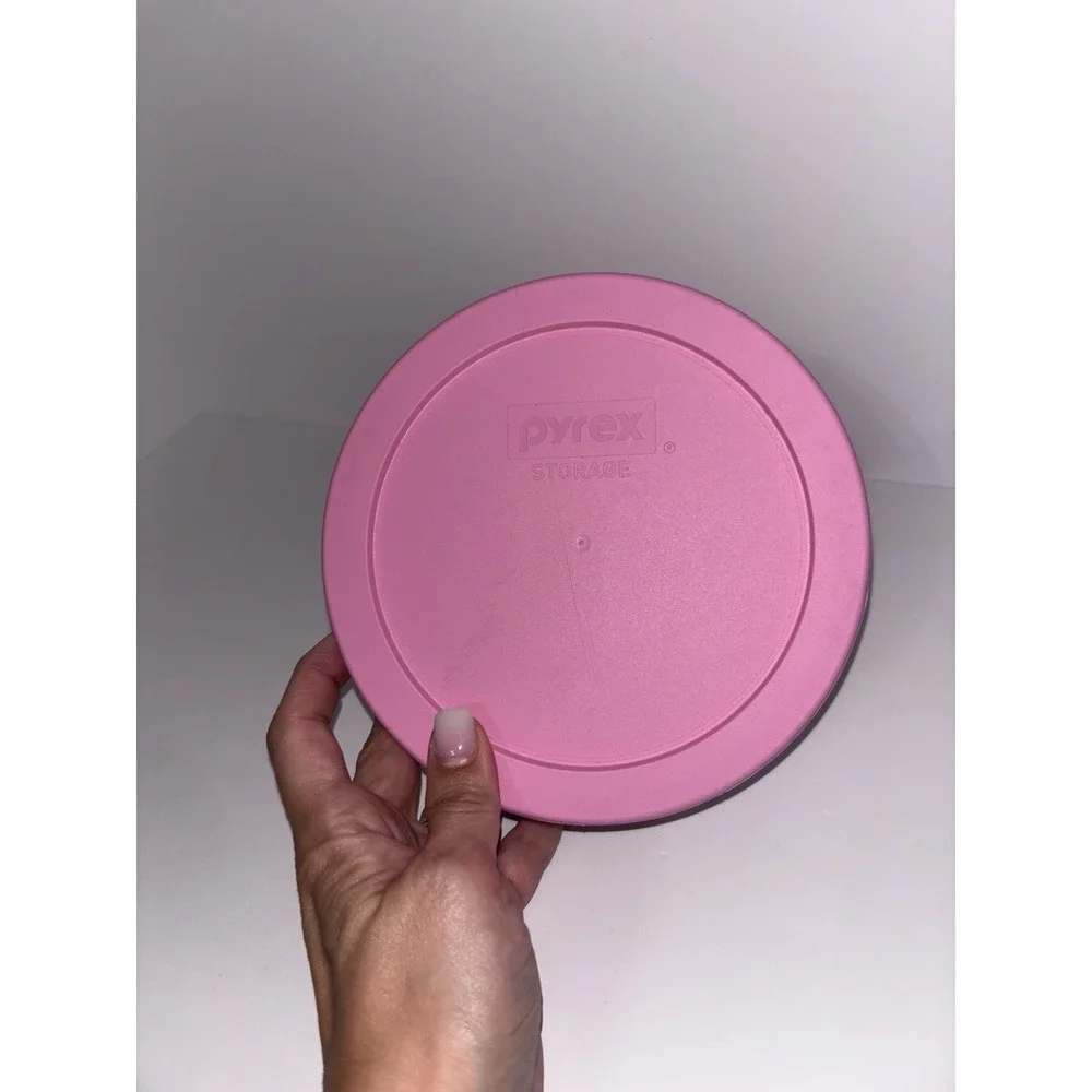 Pyrex PINK Hello Kitty Storage Bowl With Lid NEW